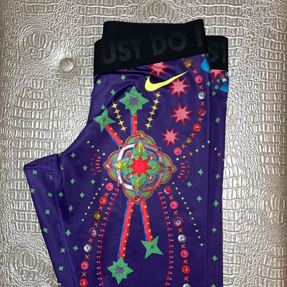 Nike Work out tights Dry-Fit size SMALL (worn once) Burning Man Vibes - Picture 15 of 16